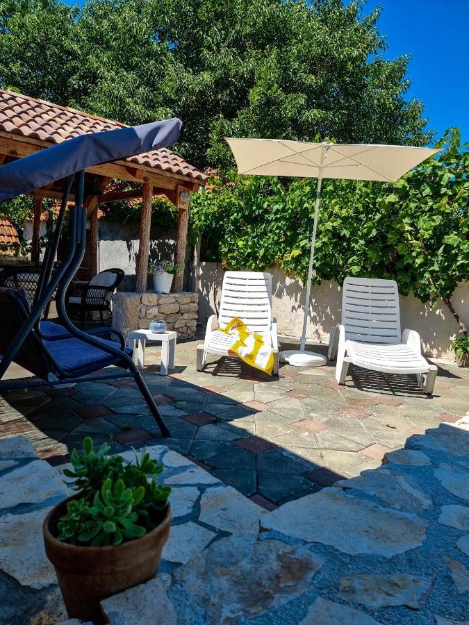 Guesthouse Dila Galovac  Ngoại thất bức ảnh