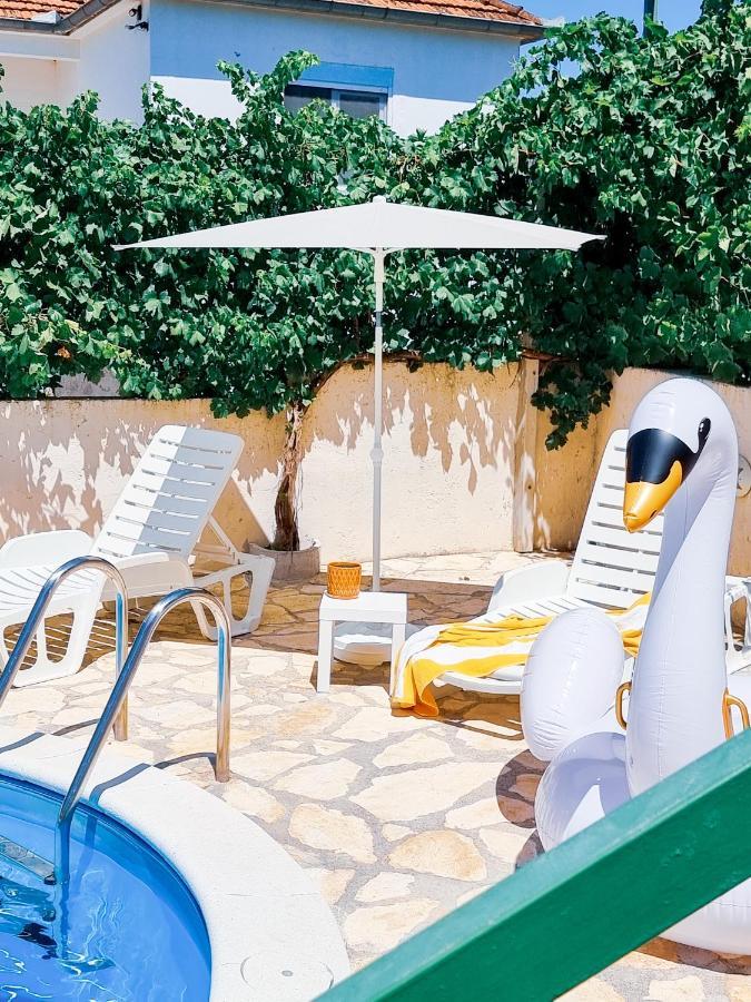 Guesthouse Dila Galovac  Ngoại thất bức ảnh